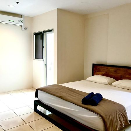 Queen Victoria Apartment Batam Rum bild