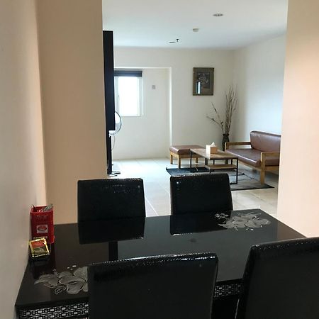 Queen Victoria Apartment Batam Rum bild