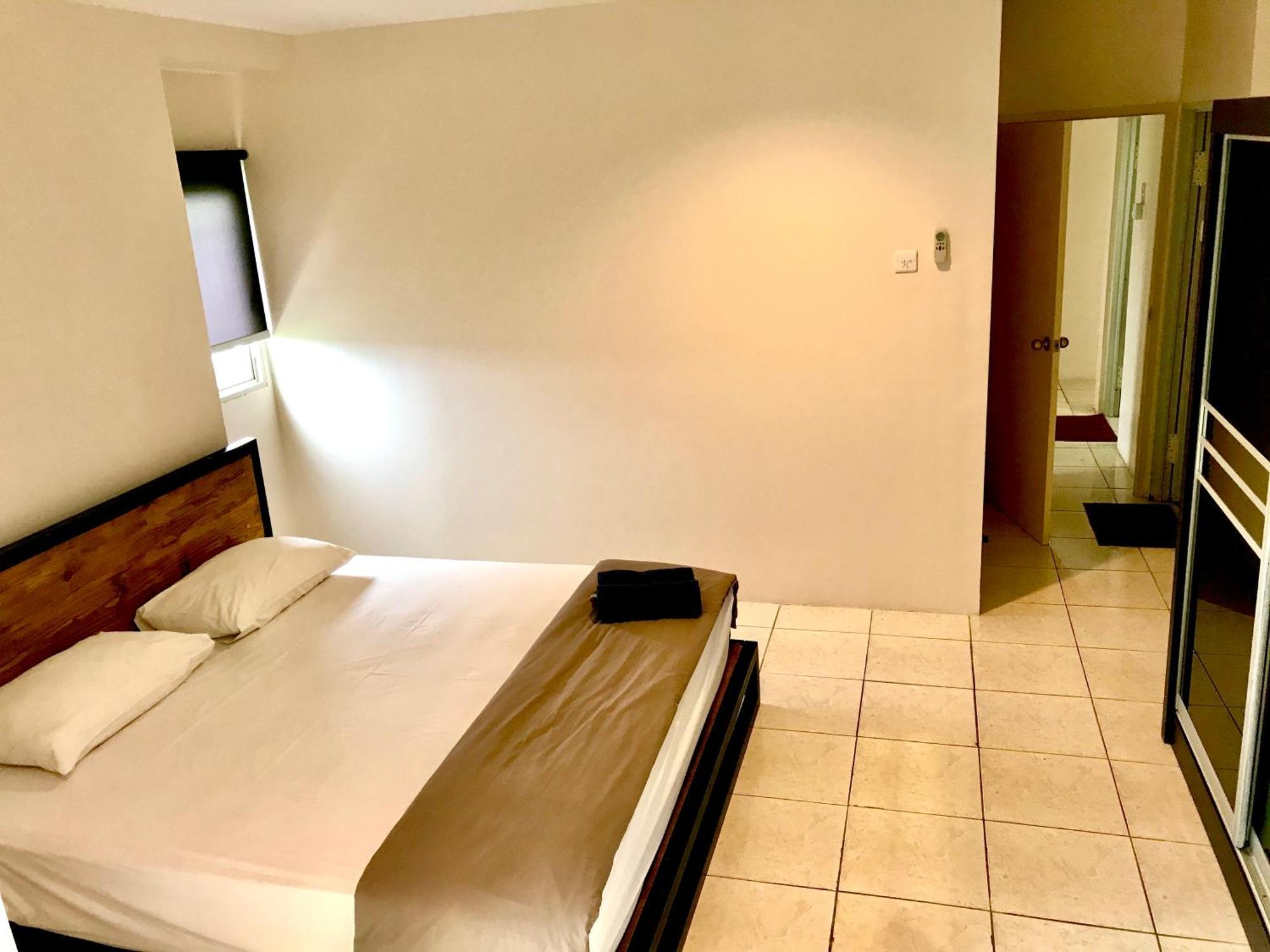 Queen Victoria Apartment Batam Rum bild