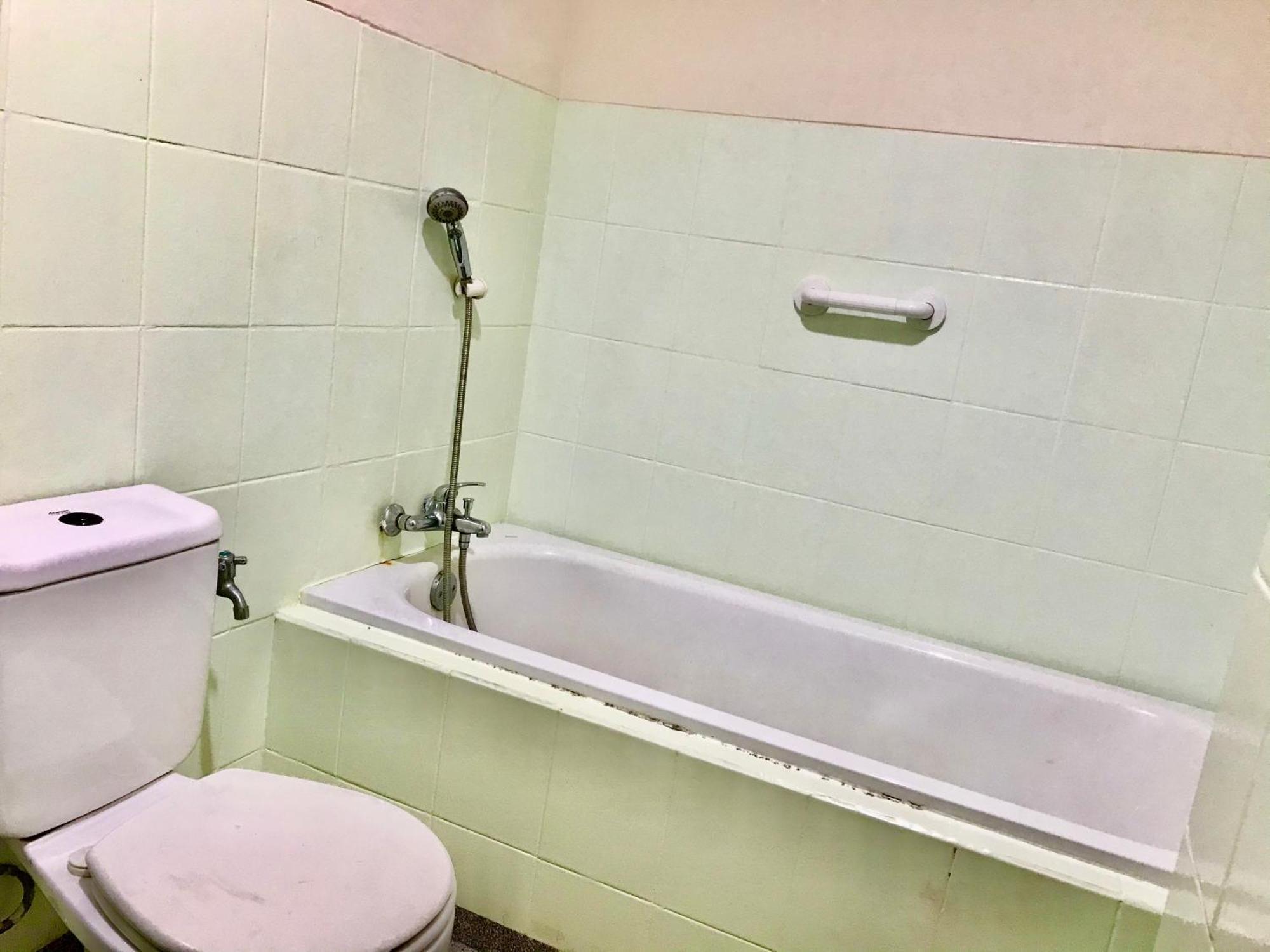 Queen Victoria Apartment Batam Rum bild